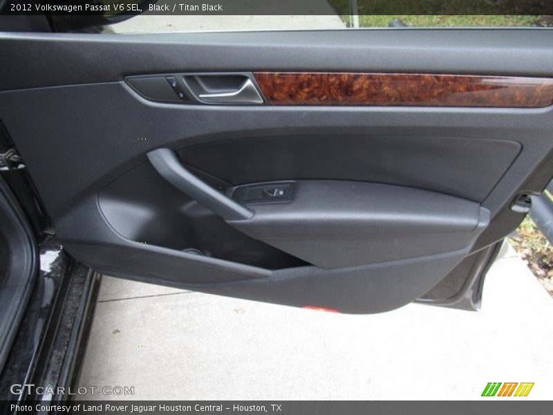 Black / Titan Black 2012 Volkswagen Passat V6 SEL