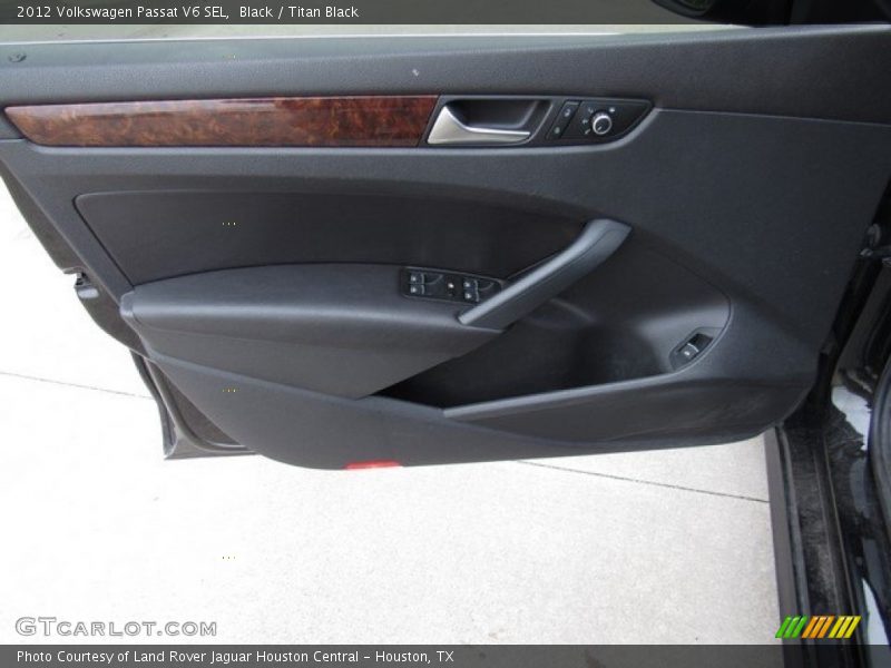 Black / Titan Black 2012 Volkswagen Passat V6 SEL