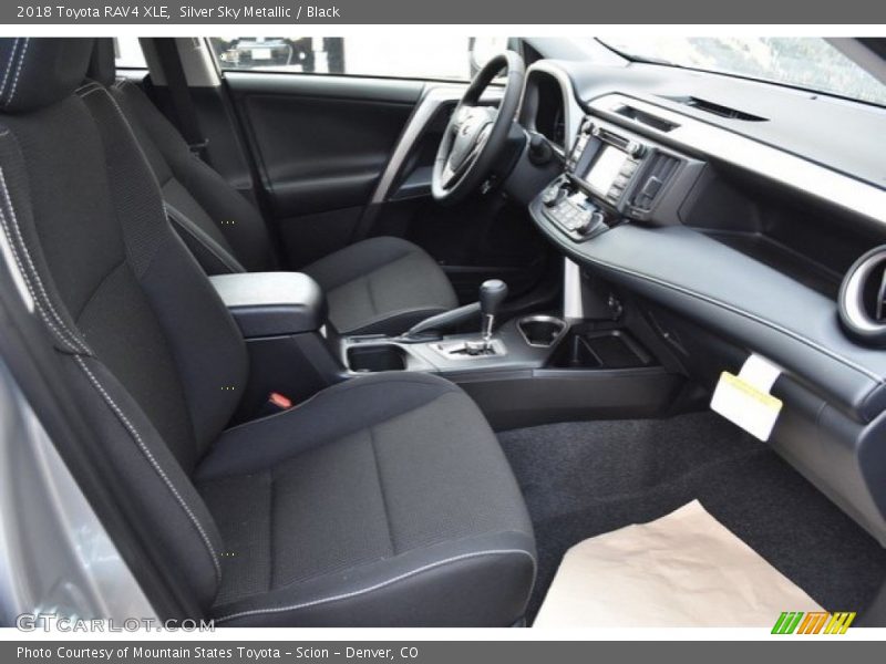 Silver Sky Metallic / Black 2018 Toyota RAV4 XLE