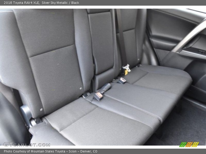 Silver Sky Metallic / Black 2018 Toyota RAV4 XLE