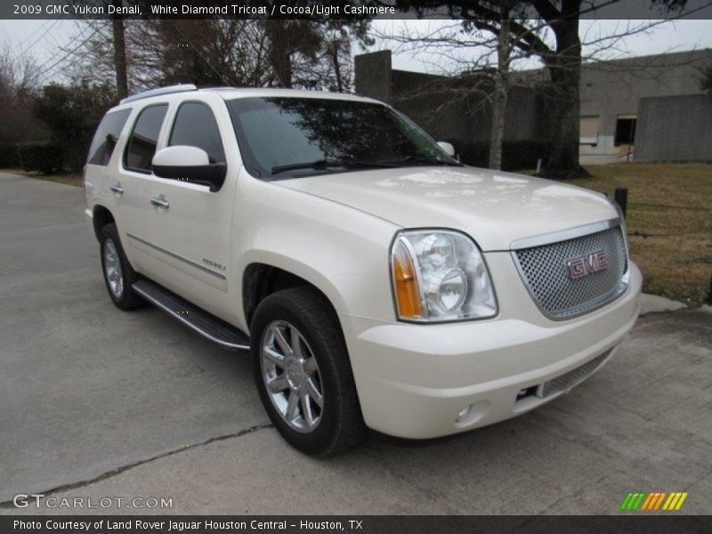 White Diamond Tricoat / Cocoa/Light Cashmere 2009 GMC Yukon Denali