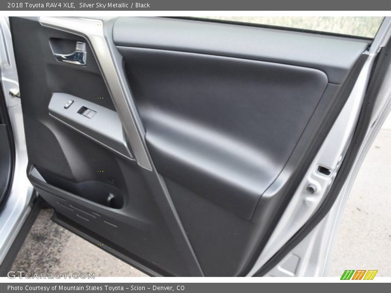 Silver Sky Metallic / Black 2018 Toyota RAV4 XLE