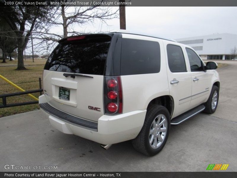 White Diamond Tricoat / Cocoa/Light Cashmere 2009 GMC Yukon Denali