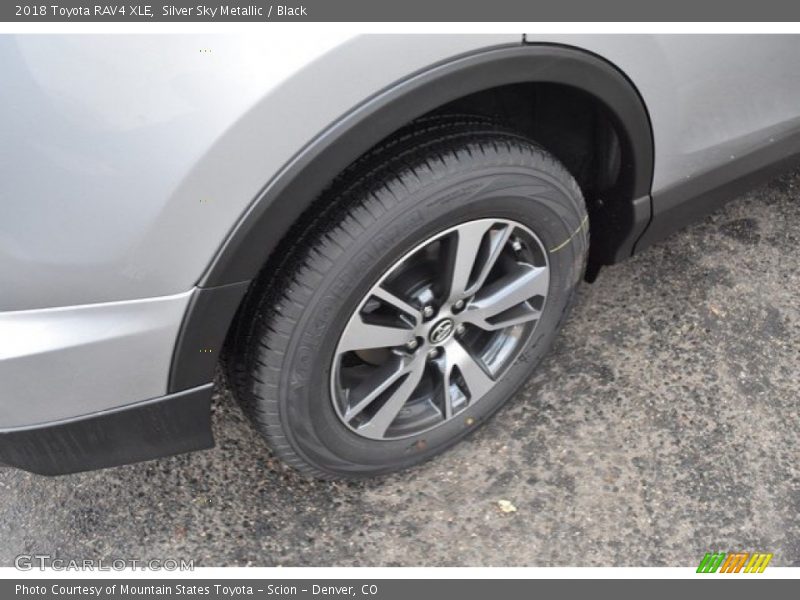 Silver Sky Metallic / Black 2018 Toyota RAV4 XLE