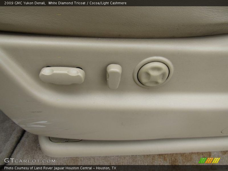 White Diamond Tricoat / Cocoa/Light Cashmere 2009 GMC Yukon Denali