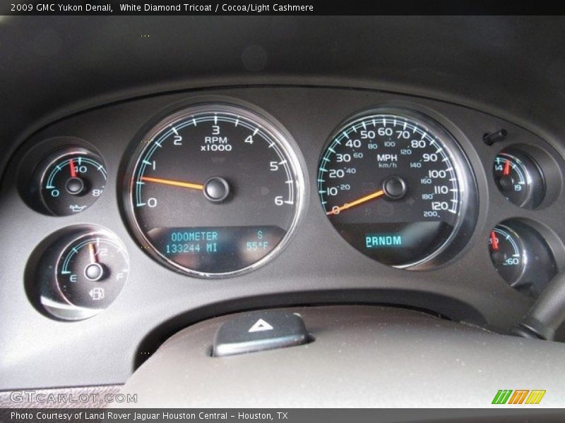 White Diamond Tricoat / Cocoa/Light Cashmere 2009 GMC Yukon Denali
