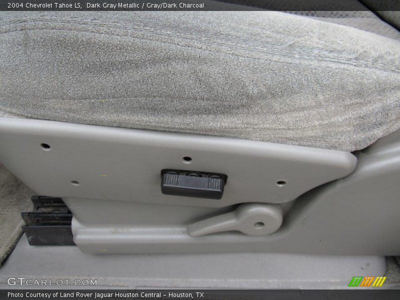 Dark Gray Metallic / Gray/Dark Charcoal 2004 Chevrolet Tahoe LS