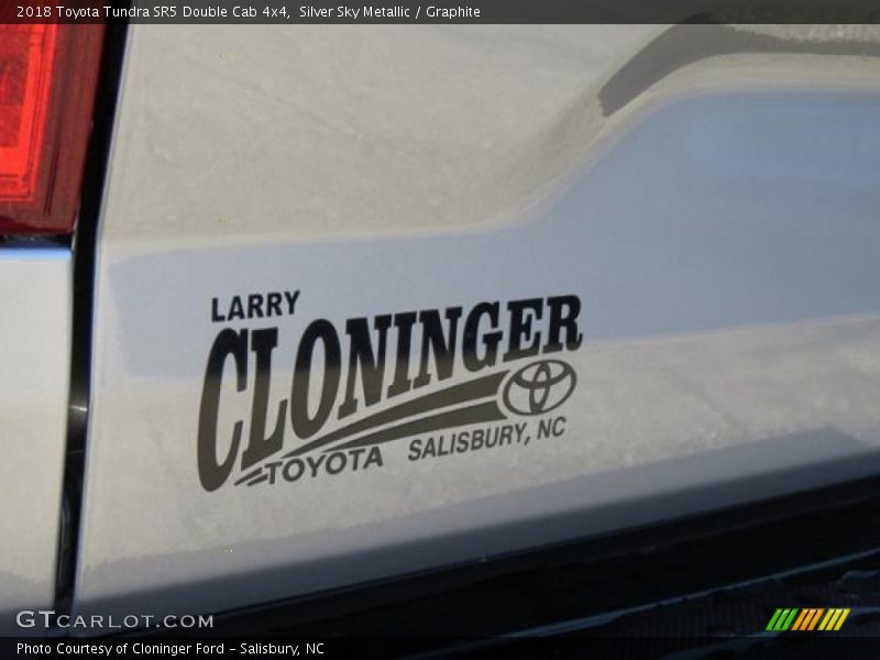 Silver Sky Metallic / Graphite 2018 Toyota Tundra SR5 Double Cab 4x4