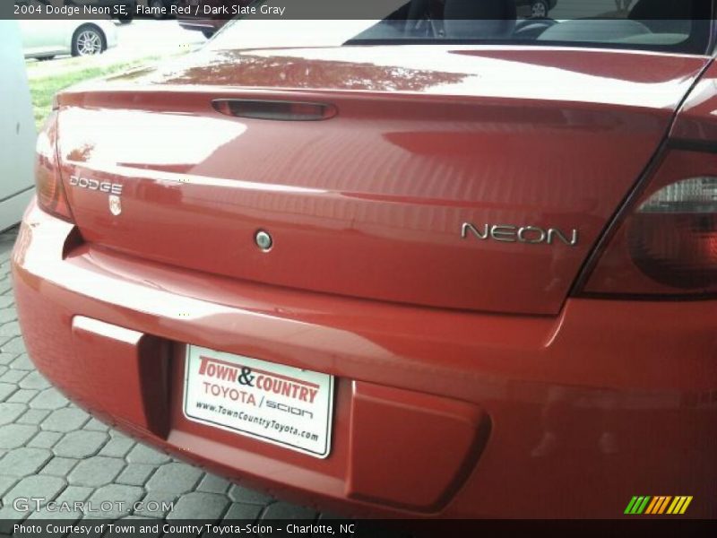 Flame Red / Dark Slate Gray 2004 Dodge Neon SE