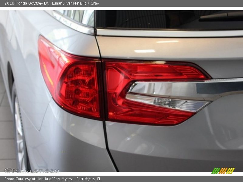 Lunar Silver Metallic / Gray 2018 Honda Odyssey LX