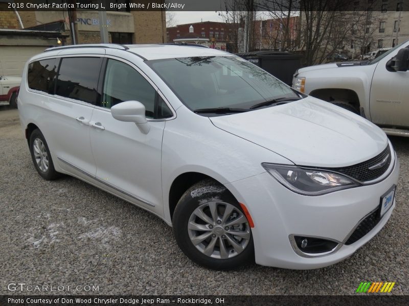 Bright White / Black/Alloy 2018 Chrysler Pacifica Touring L