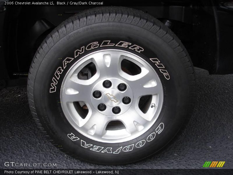 Black / Gray/Dark Charcoal 2006 Chevrolet Avalanche LS