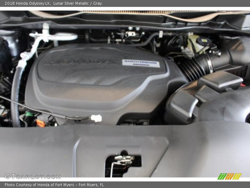 Lunar Silver Metallic / Gray 2018 Honda Odyssey LX
