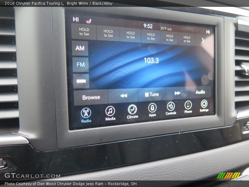 Bright White / Black/Alloy 2018 Chrysler Pacifica Touring L