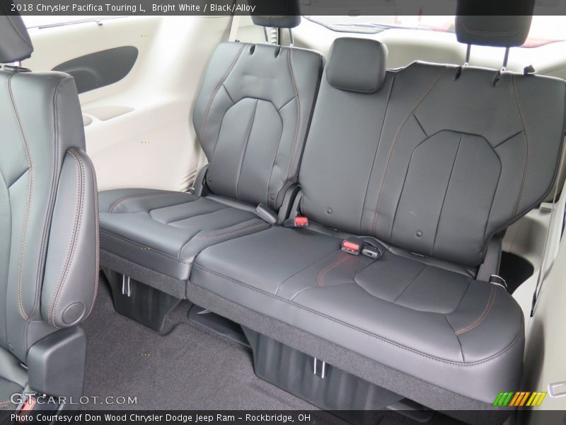 Bright White / Black/Alloy 2018 Chrysler Pacifica Touring L