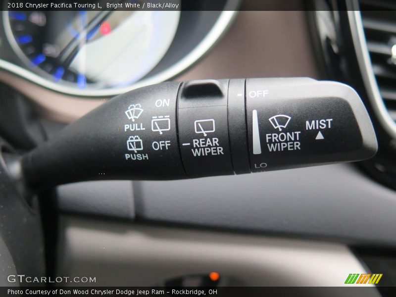 Bright White / Black/Alloy 2018 Chrysler Pacifica Touring L