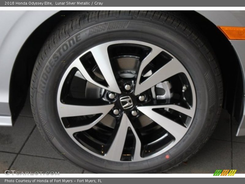 Lunar Silver Metallic / Gray 2018 Honda Odyssey Elite