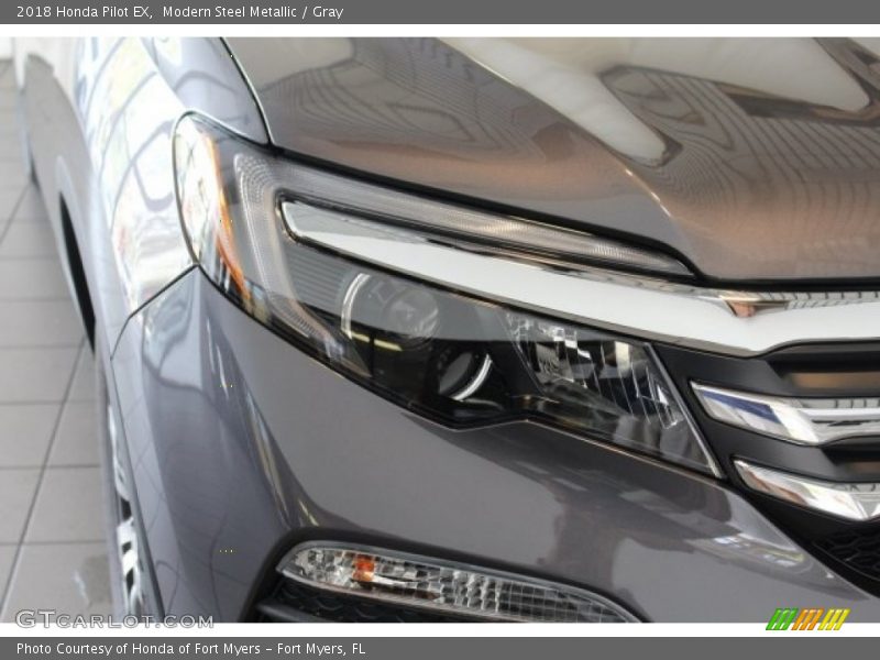 Modern Steel Metallic / Gray 2018 Honda Pilot EX