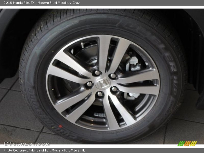 Modern Steel Metallic / Gray 2018 Honda Pilot EX