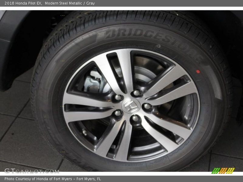 Modern Steel Metallic / Gray 2018 Honda Pilot EX