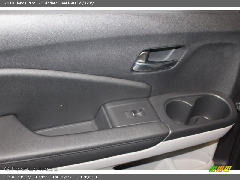Modern Steel Metallic / Gray 2018 Honda Pilot EX
