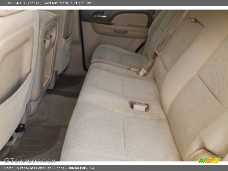 Gold Mist Metallic / Light Tan 2007 GMC Yukon SLE