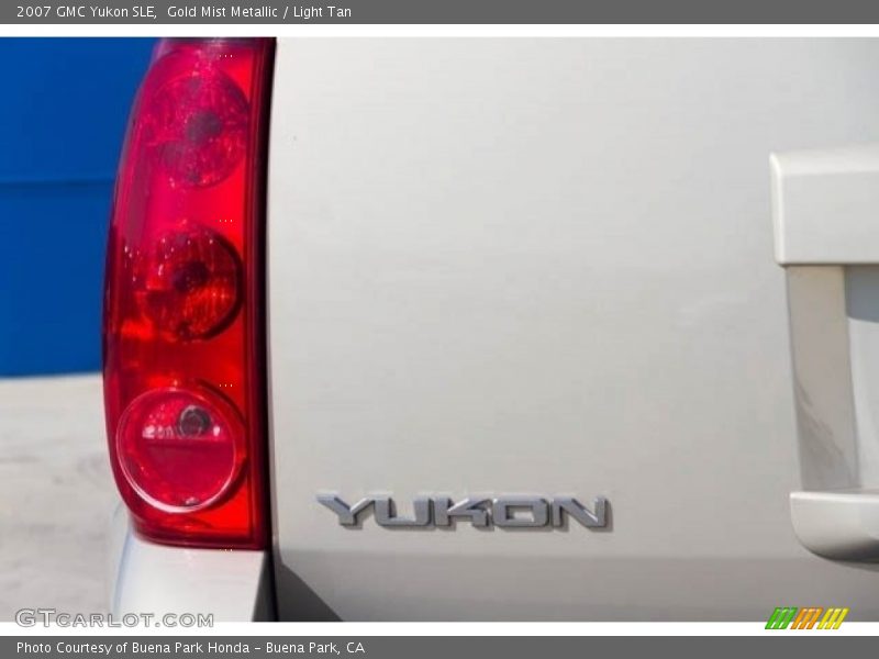 Gold Mist Metallic / Light Tan 2007 GMC Yukon SLE