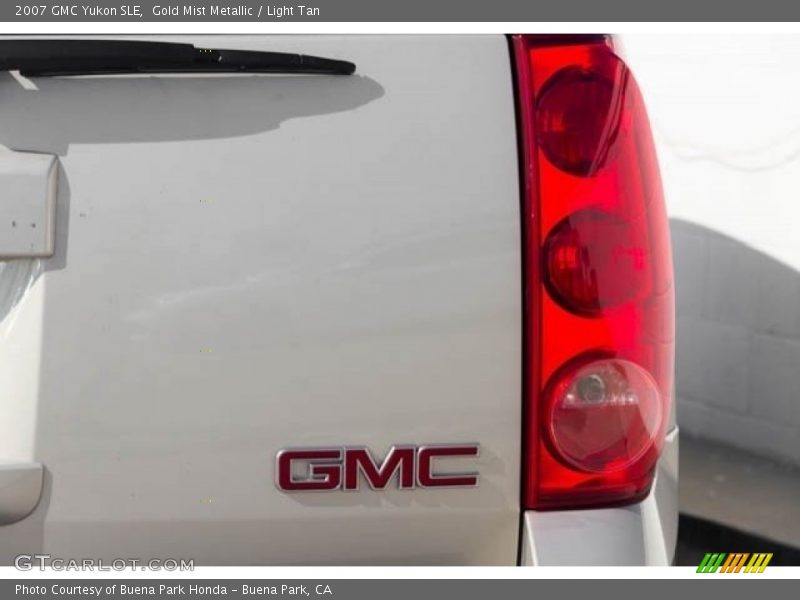 Gold Mist Metallic / Light Tan 2007 GMC Yukon SLE