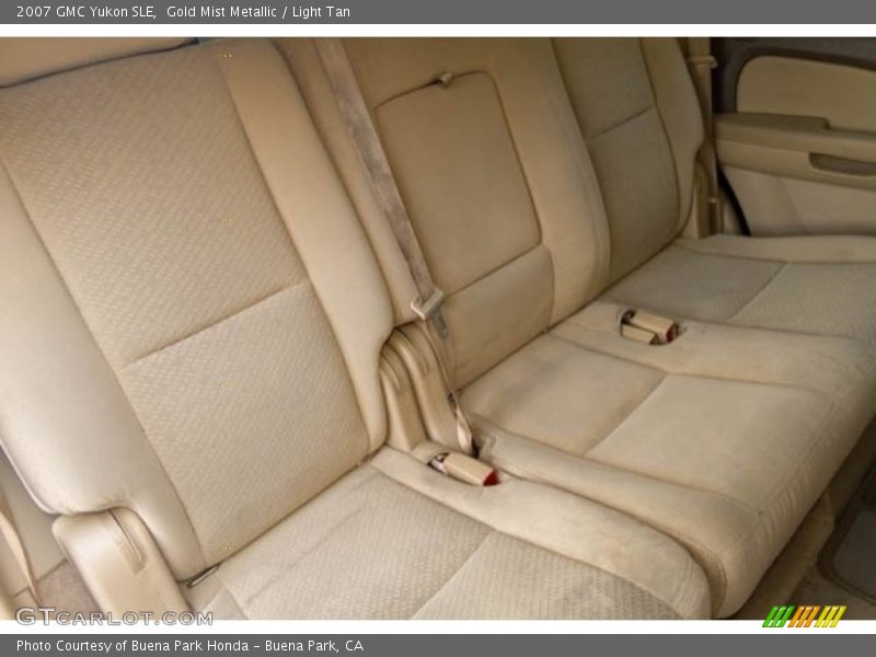 Gold Mist Metallic / Light Tan 2007 GMC Yukon SLE