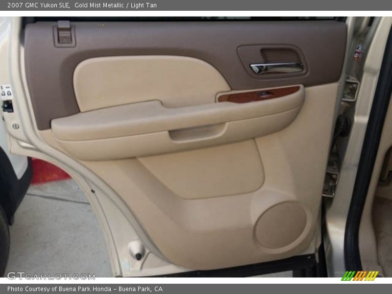 Gold Mist Metallic / Light Tan 2007 GMC Yukon SLE