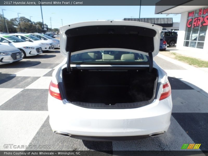Diamond White Pearl / Camel 2017 Hyundai Azera