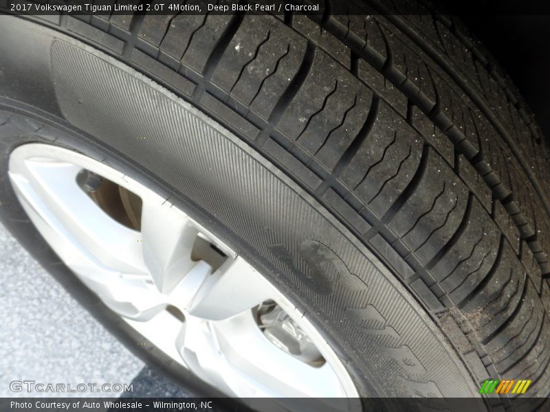 Deep Black Pearl / Charcoal 2017 Volkswagen Tiguan Limited 2.0T 4Motion