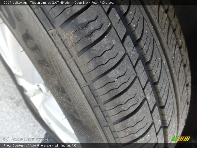 Deep Black Pearl / Charcoal 2017 Volkswagen Tiguan Limited 2.0T 4Motion