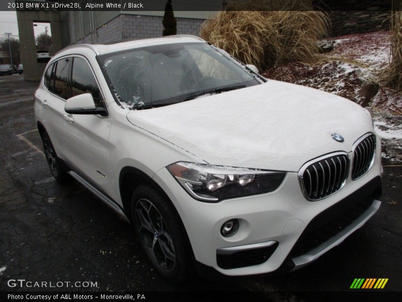 Alpine White / Black 2018 BMW X1 xDrive28i