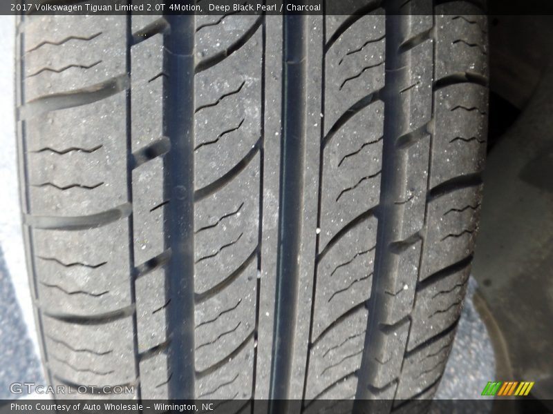 Deep Black Pearl / Charcoal 2017 Volkswagen Tiguan Limited 2.0T 4Motion