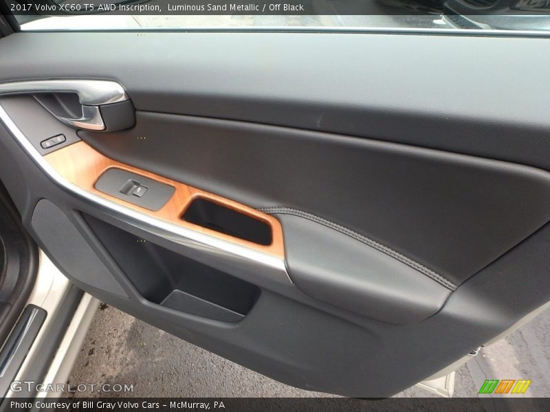 Luminous Sand Metallic / Off Black 2017 Volvo XC60 T5 AWD Inscription
