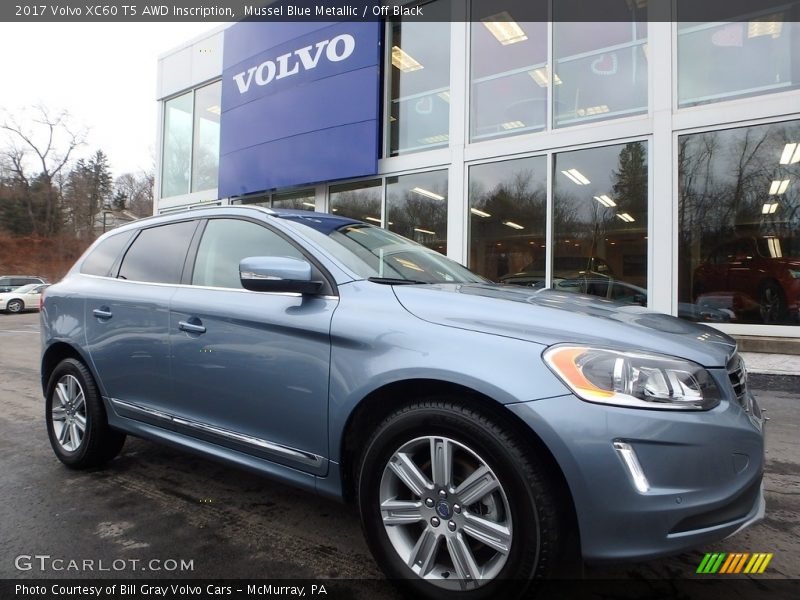 Mussel Blue Metallic / Off Black 2017 Volvo XC60 T5 AWD Inscription