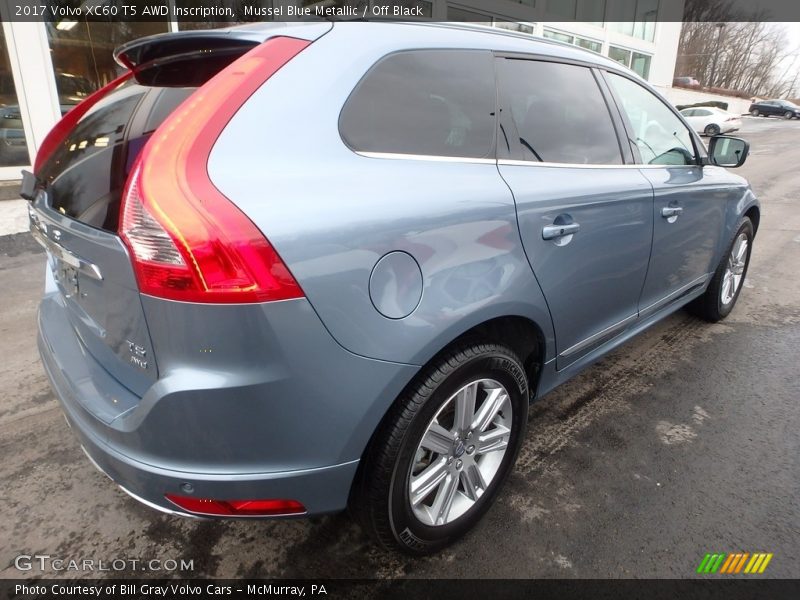 Mussel Blue Metallic / Off Black 2017 Volvo XC60 T5 AWD Inscription