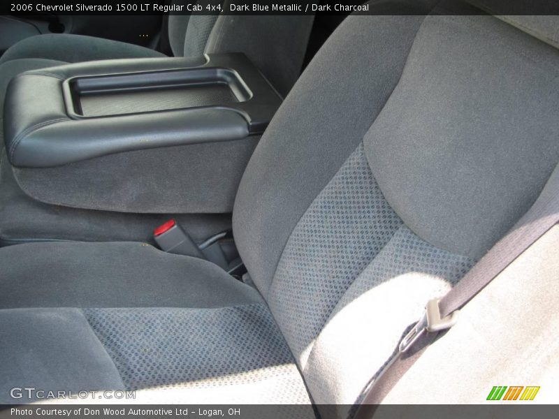 Dark Blue Metallic / Dark Charcoal 2006 Chevrolet Silverado 1500 LT Regular Cab 4x4