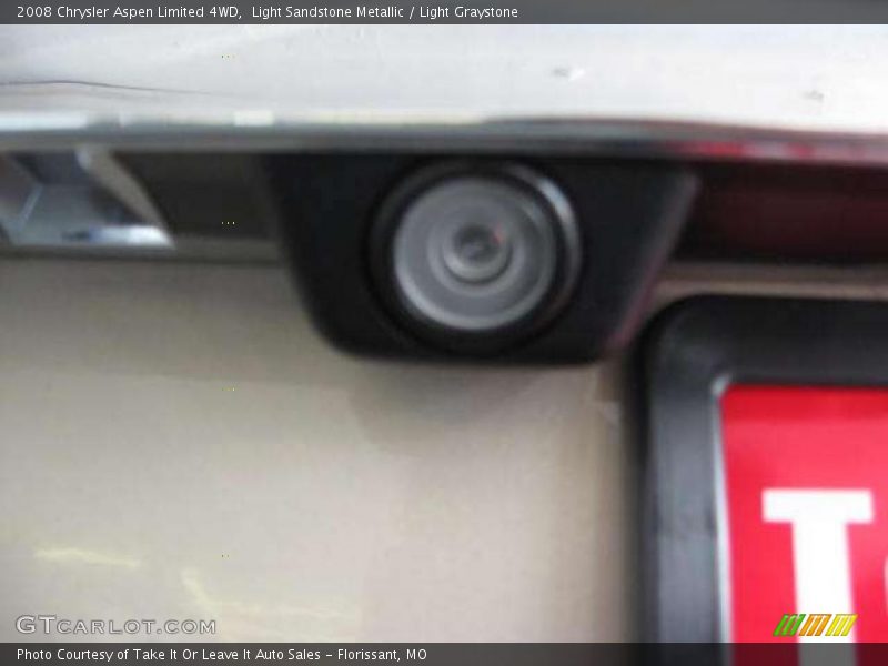 Light Sandstone Metallic / Light Graystone 2008 Chrysler Aspen Limited 4WD