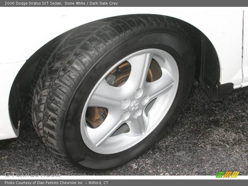 Stone White / Dark Slate Grey 2006 Dodge Stratus SXT Sedan