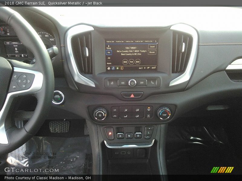 Quicksilver Metallic / ­Jet Black 2018 GMC Terrain SLE