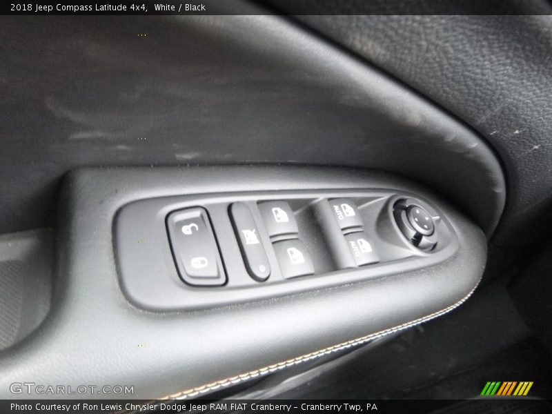 White / Black 2018 Jeep Compass Latitude 4x4