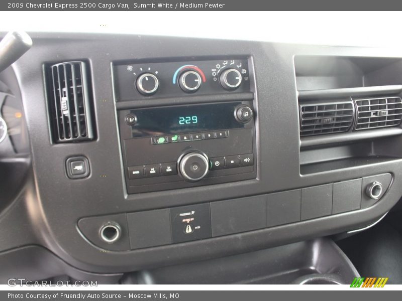 Summit White / Medium Pewter 2009 Chevrolet Express 2500 Cargo Van