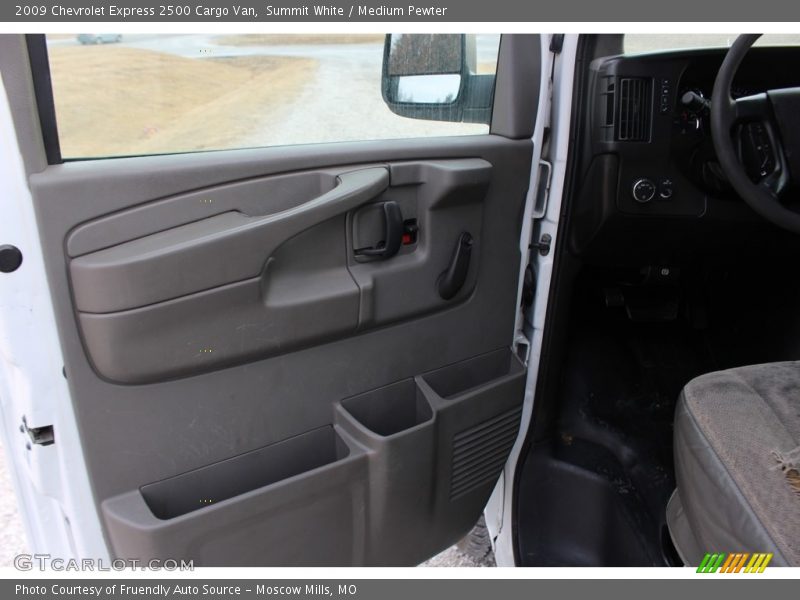 Summit White / Medium Pewter 2009 Chevrolet Express 2500 Cargo Van