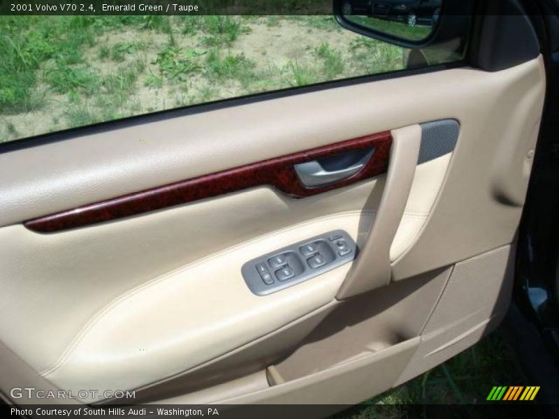 Emerald Green / Taupe 2001 Volvo V70 2.4