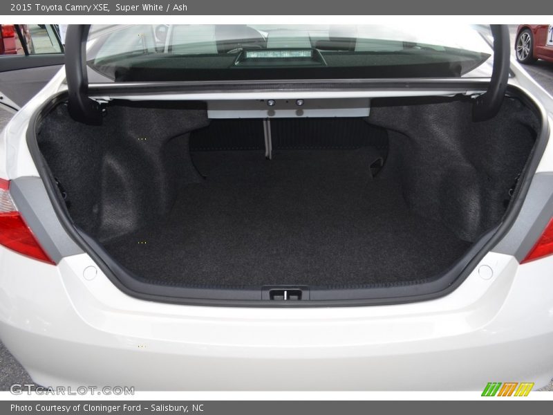 Super White / Ash 2015 Toyota Camry XSE