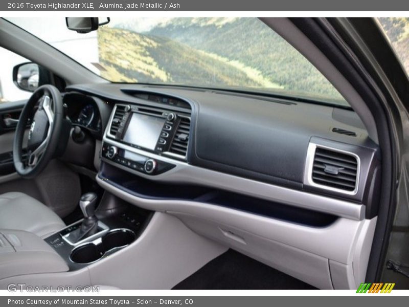 Alumina Jade Metallic / Ash 2016 Toyota Highlander XLE
