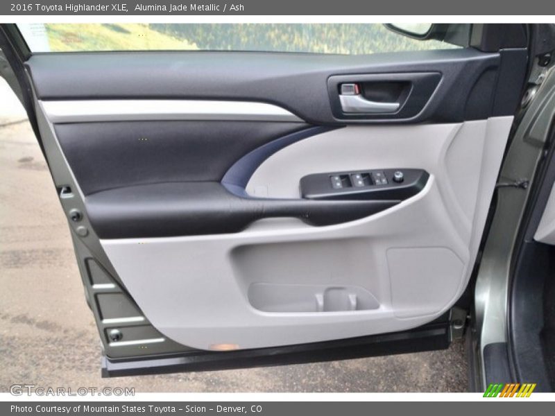 Alumina Jade Metallic / Ash 2016 Toyota Highlander XLE