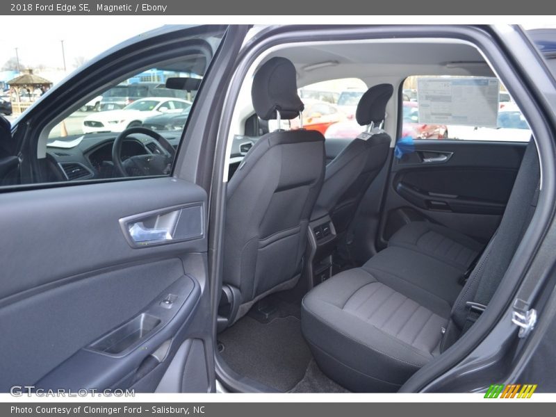 Magnetic / Ebony 2018 Ford Edge SE